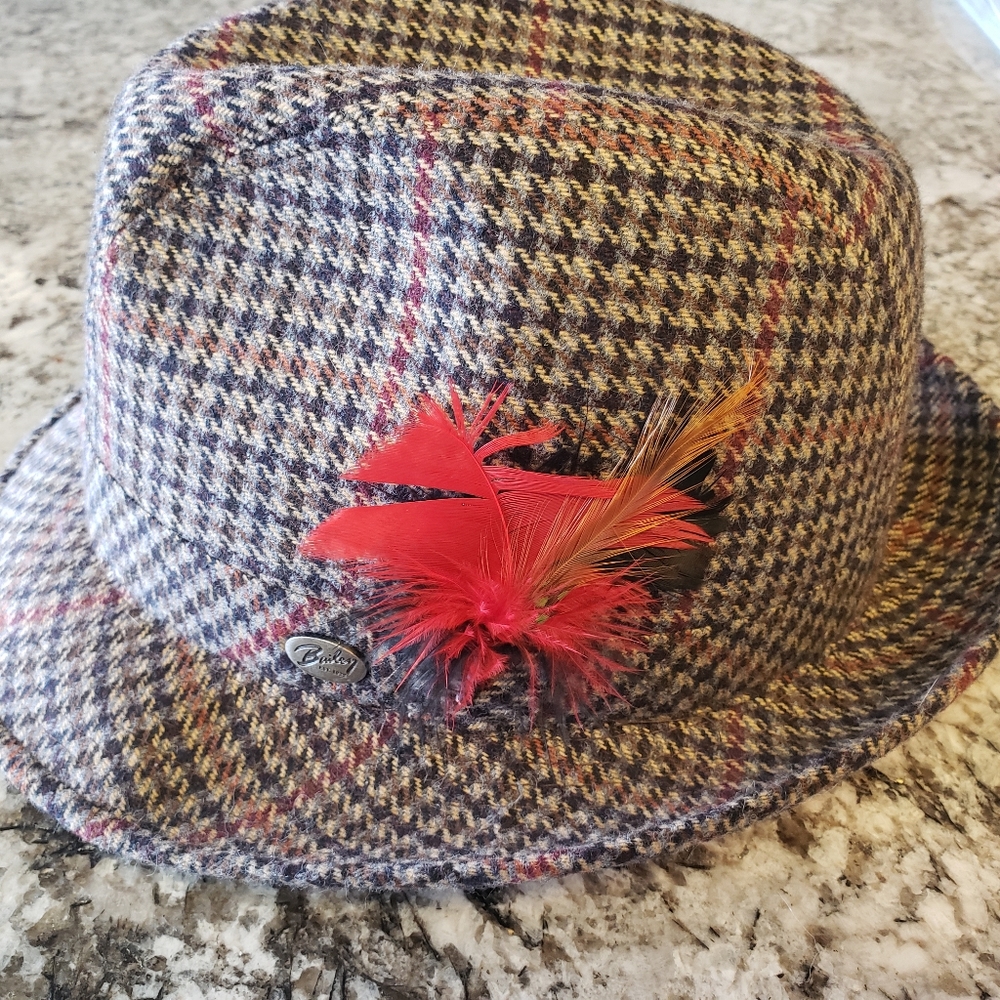 Bailey of Hollywood hat with feather trim, size L